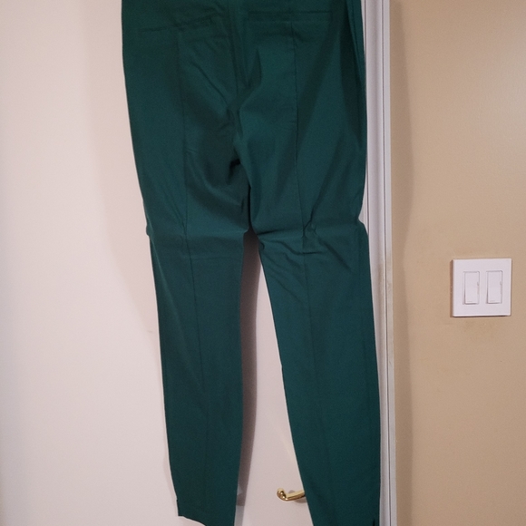 Emerald green slim leg dress pants - Picture 2 of 2